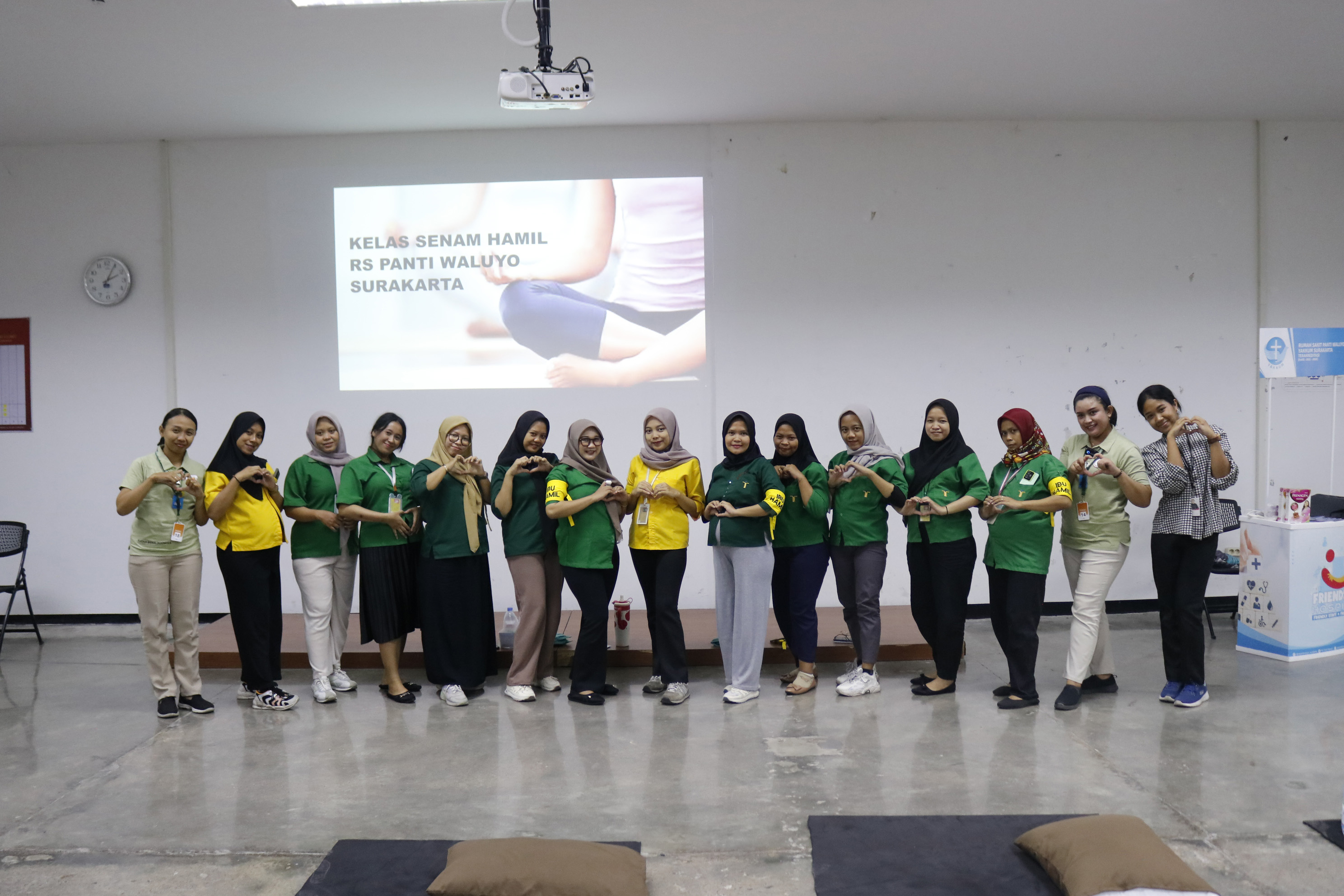 Sinergi RS Panti Waluyo dan PT Youngtree Industries: Edukasi Kesehatan Ibu Hamil Melalui Senam Bersama